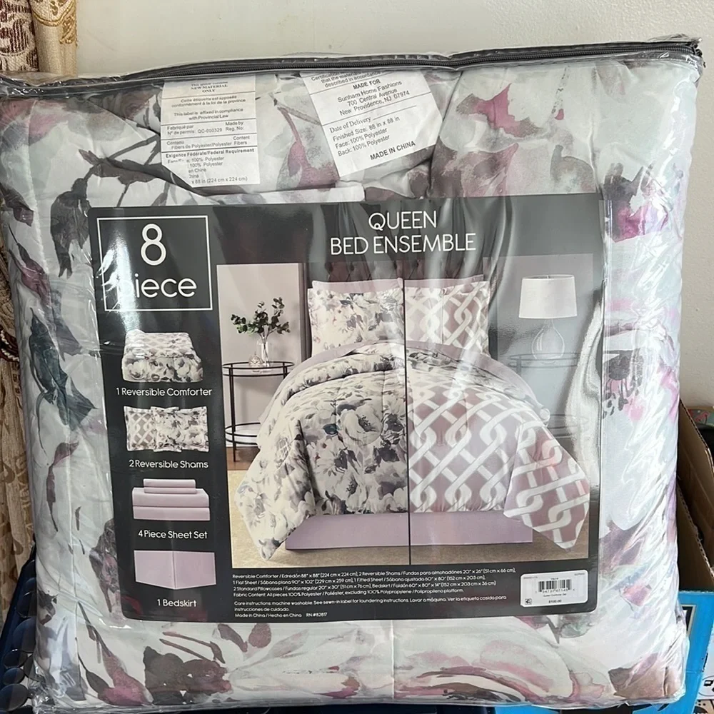 New 8pc Reversible Queen Comforter Set